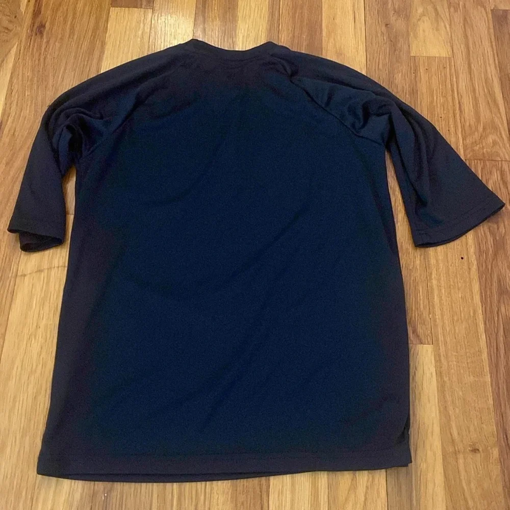 Nike Boys Black Swim Short Sleeve Shirt Size M